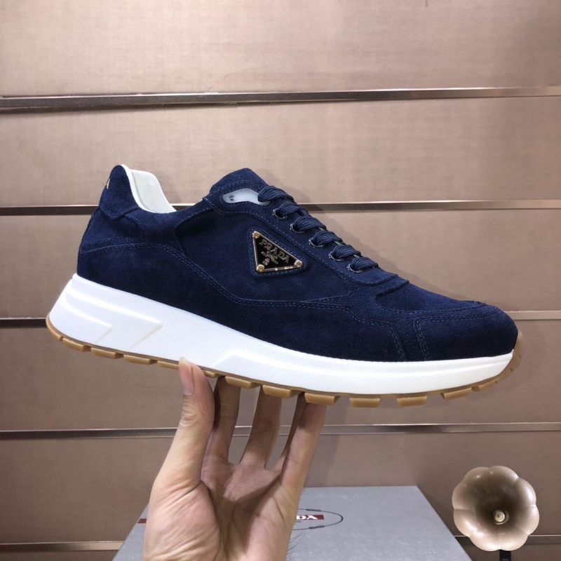 Pra*a casual shoes